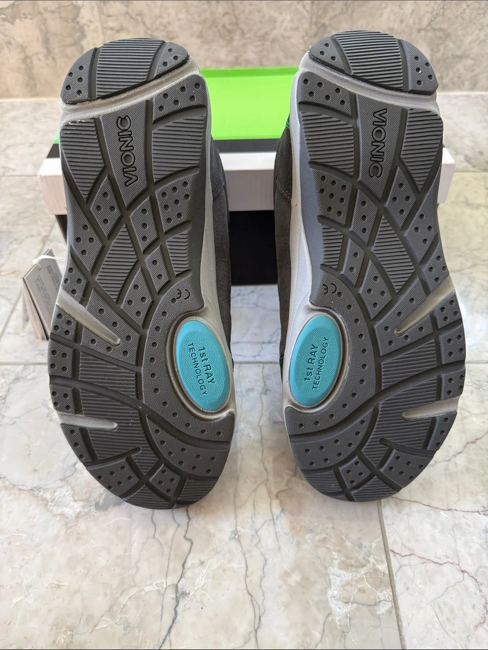 Vionic Action Cypress Hiking/Trail Sneaker NWT Gray with Teal Mesh Size 9